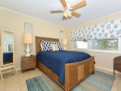 Holmes Beach sleeps 6 on Anna Maria Island